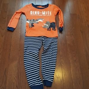 Carter's pajamas set 3T.